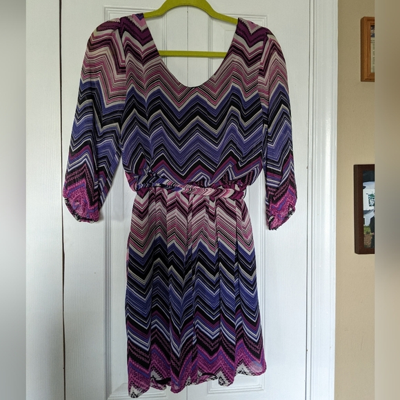 Three Pink Hearts EUC  pink purple white and black chevron pattern dress Size s - Picture 2 of 3